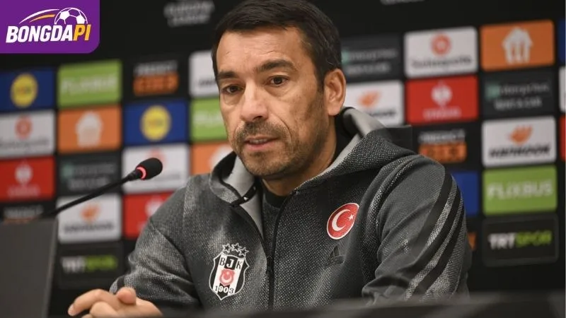 Giovanni van Bronckhorst - Tượng đài từ sân cỏ đến huấn luyện